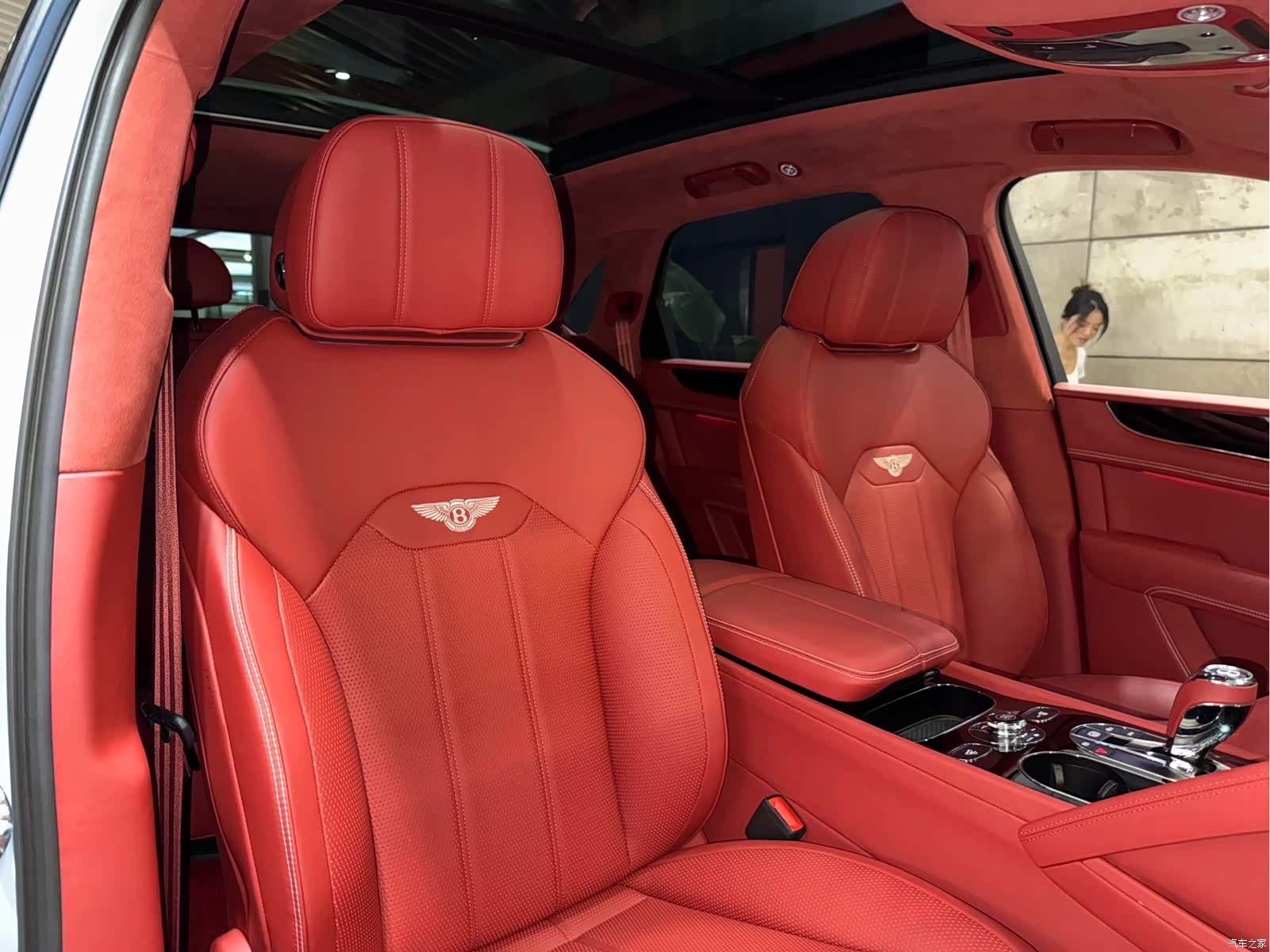 Bentley Bentayga, 2023 20