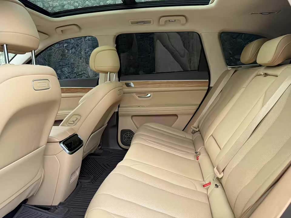 AITO Ask the world M7