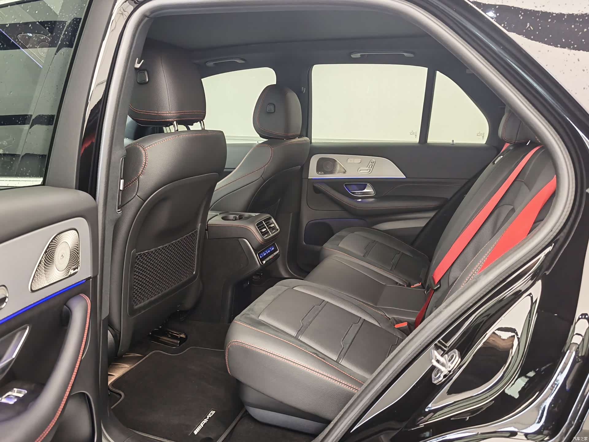Mercedes-Benz GLE, 2025 10