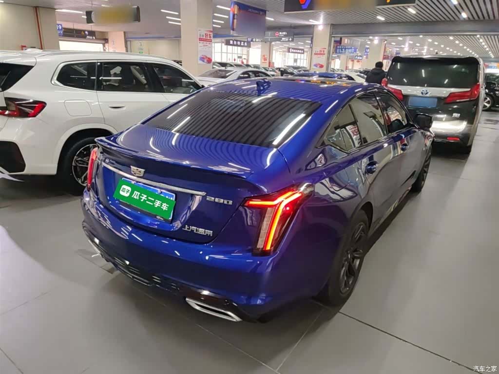 Cadillac CT5, 2023 все фото