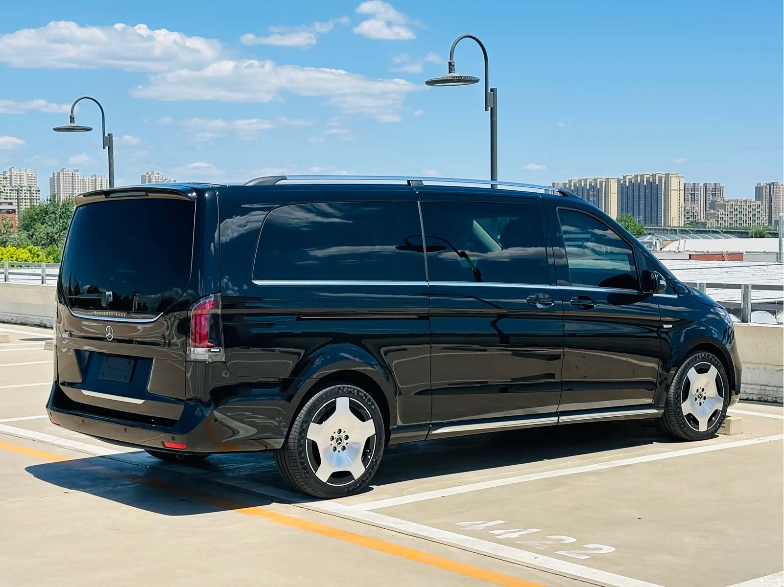 Mercedes-Benz V-Class, 2026 4