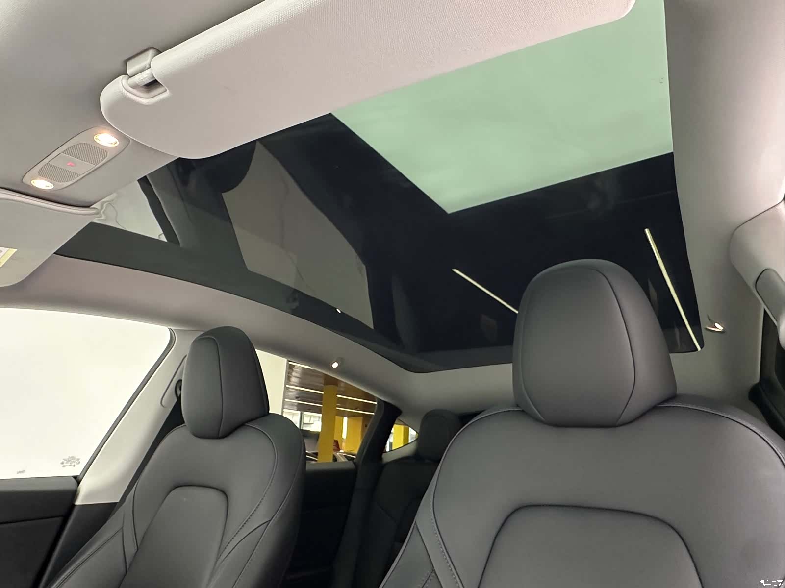 Tesla Model Y, 2023 22