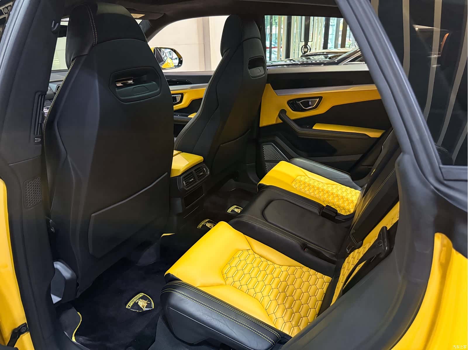 Lamborghini Urus, 2019 21