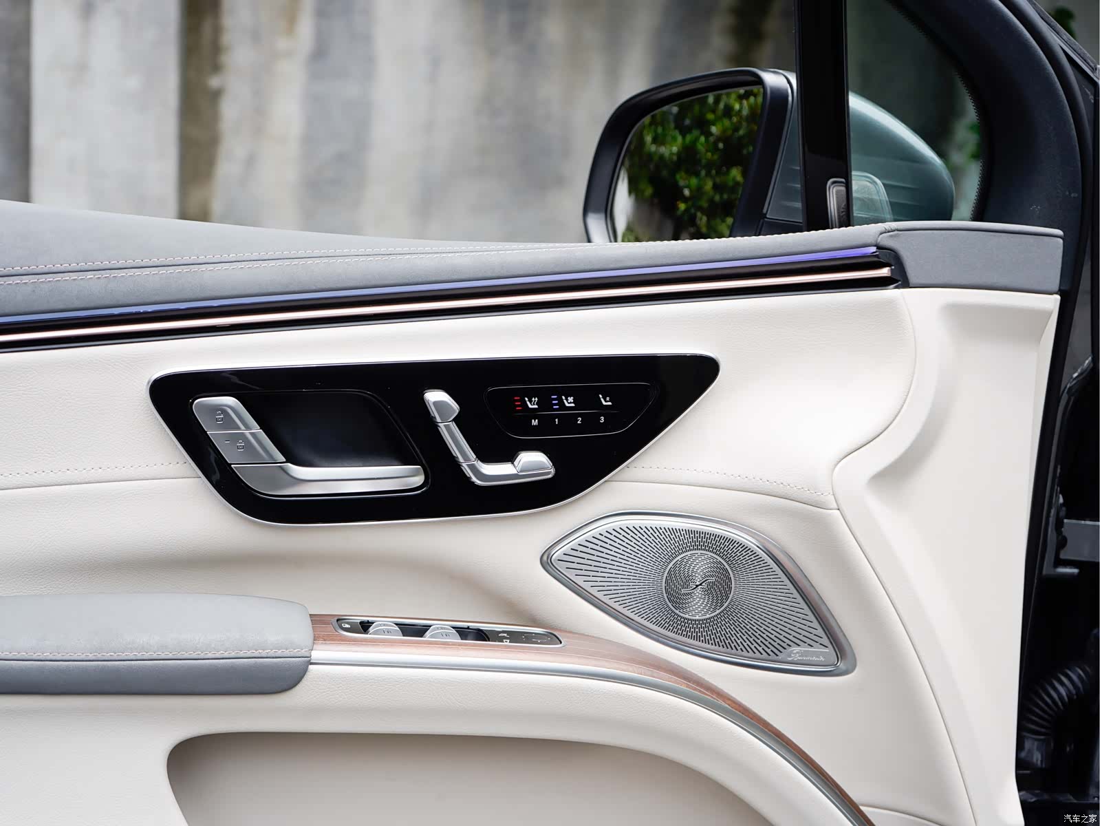 Mercedes-Benz EQS, 2023 14