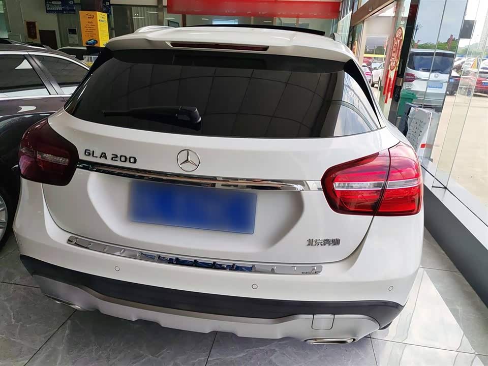 Mercedes-Benz GLA