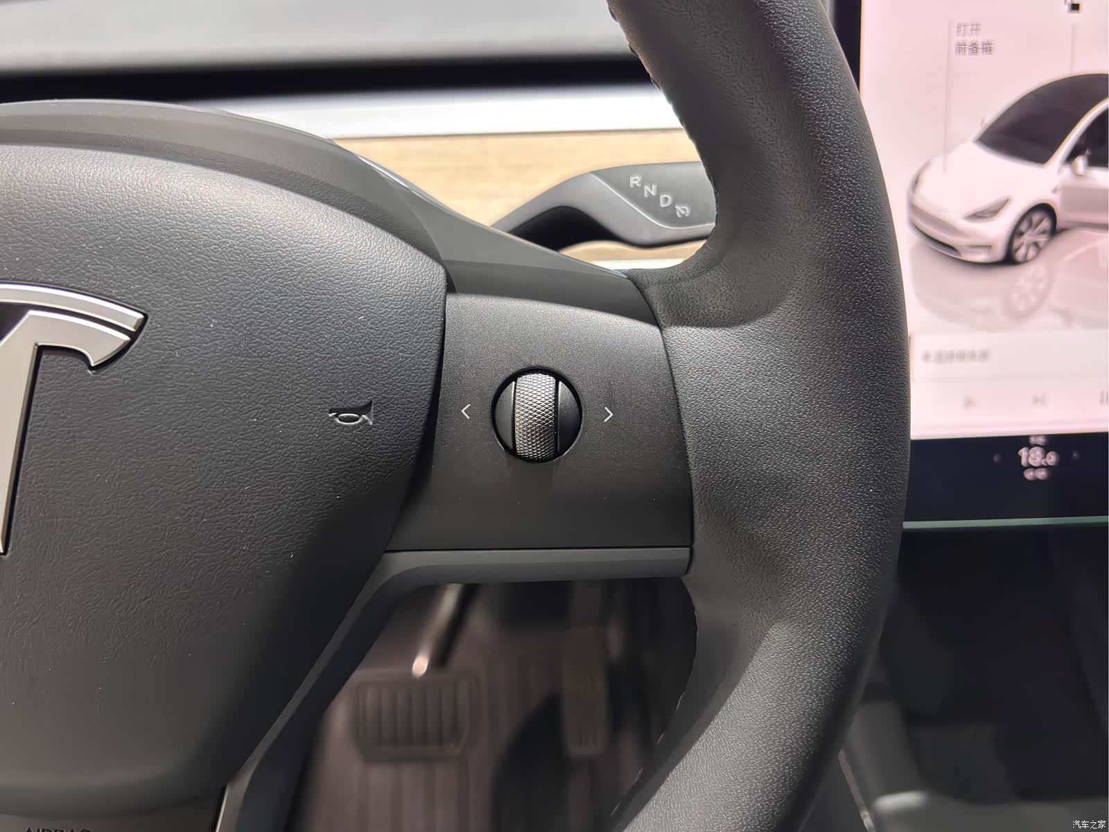Tesla Model Y, 2023 16