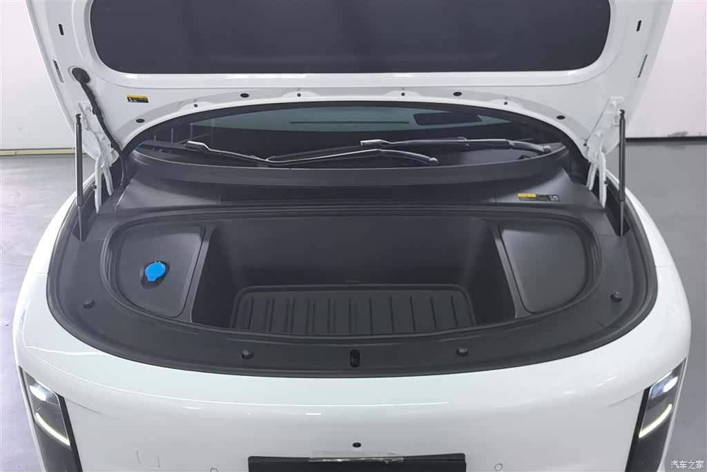 Li Auto i6, 2026 10