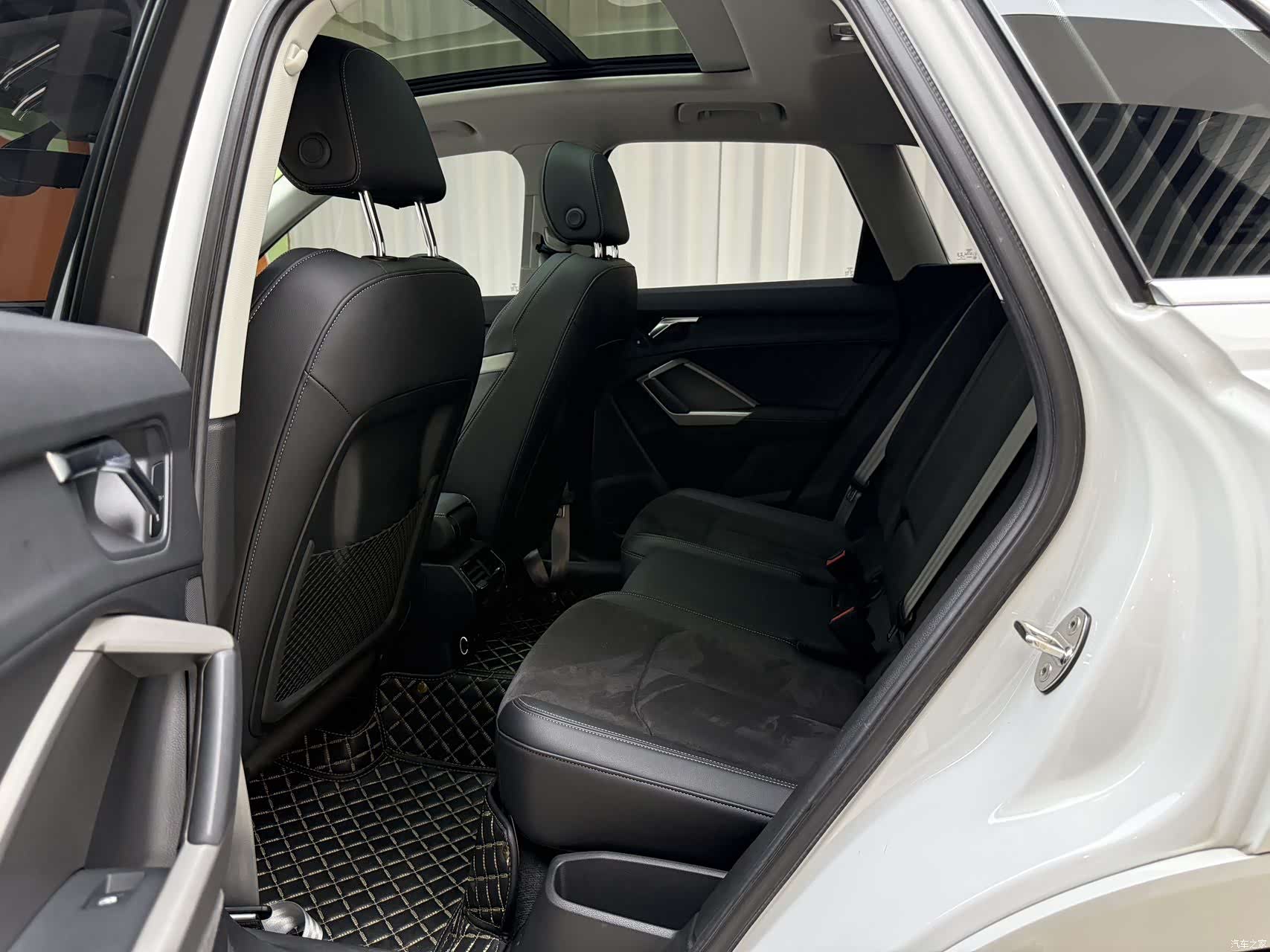 Audi Q3, 2022 10