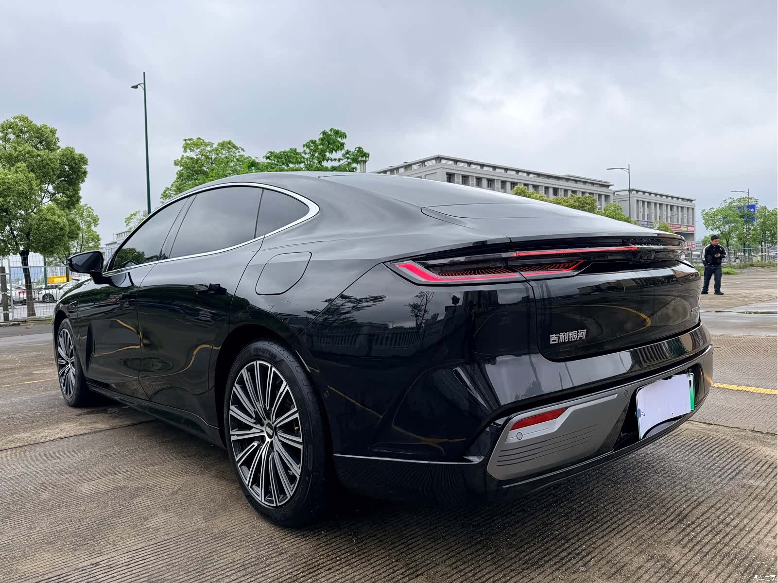Geely 8, 2025 8