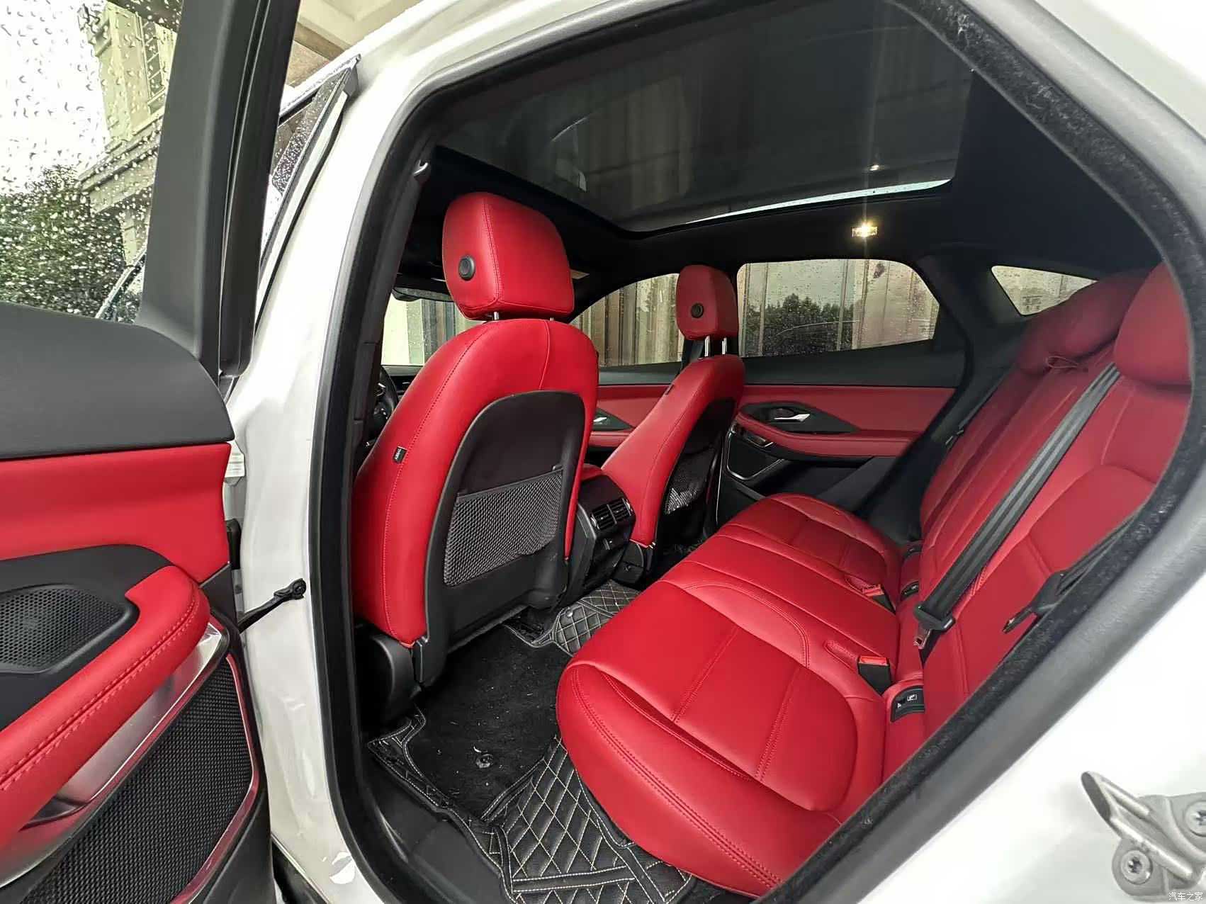 Land Rover E-PACE, 2024 9