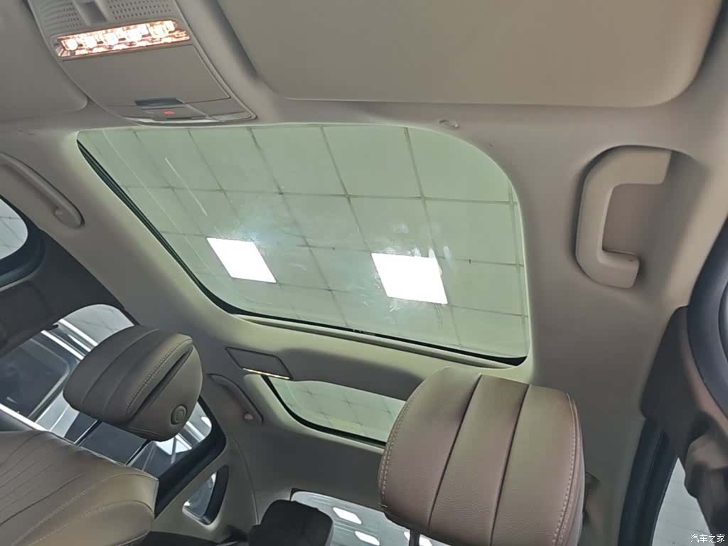 Mercedes-Benz E-Class, 2023 18