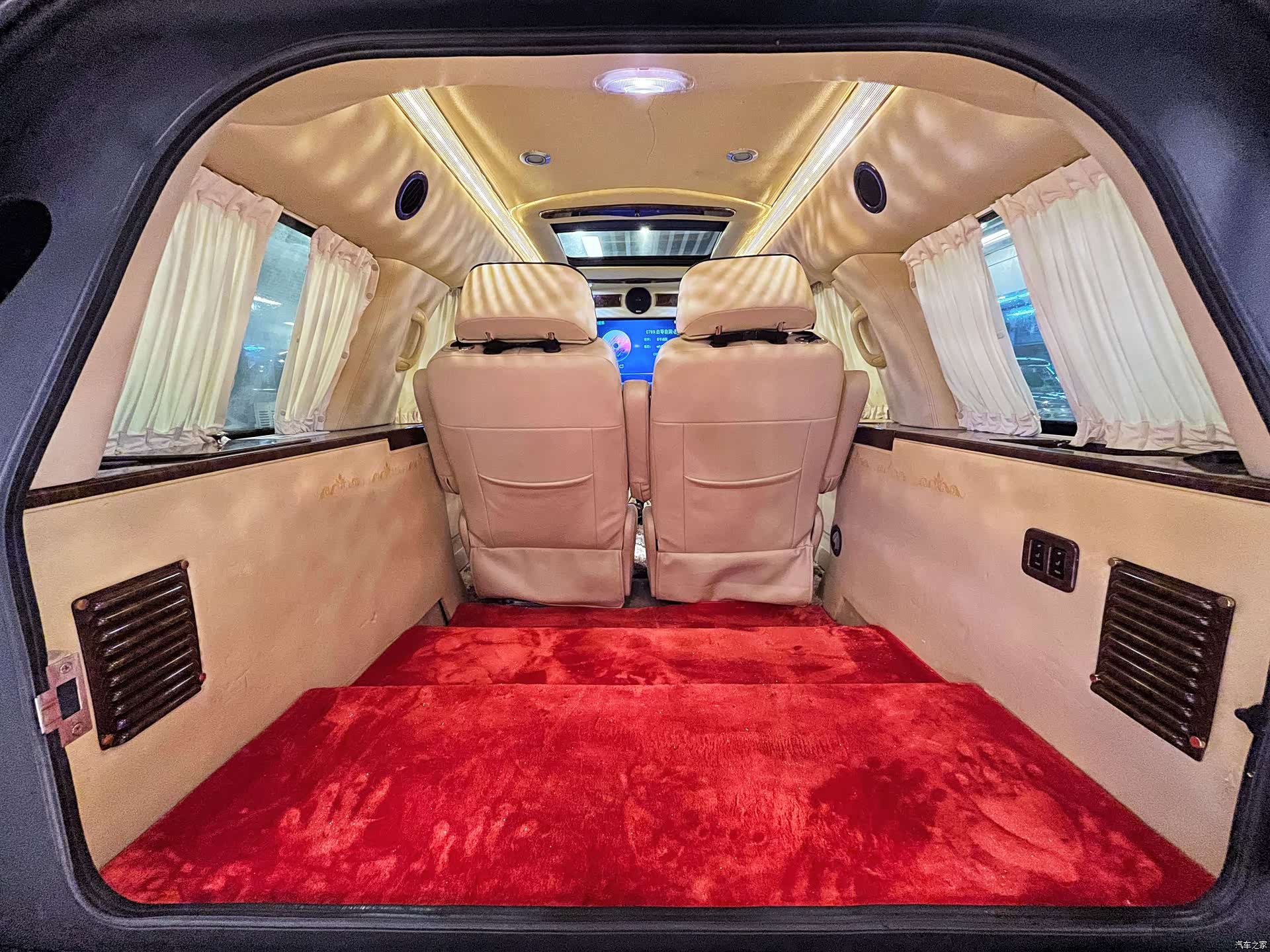 Lincoln Navigator, 2016 8