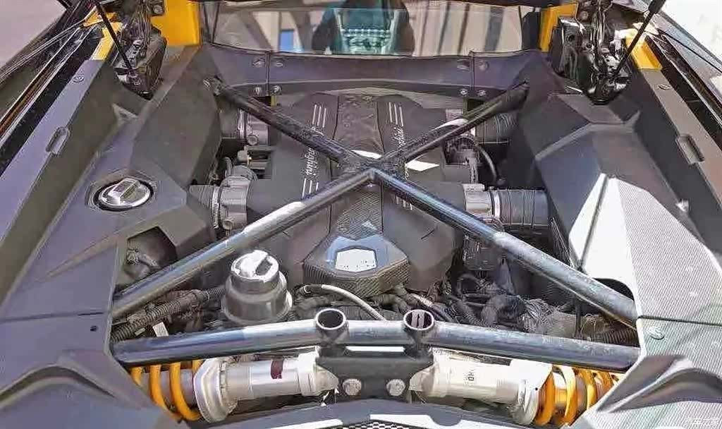 Lamborghini Aventador, 2012 6