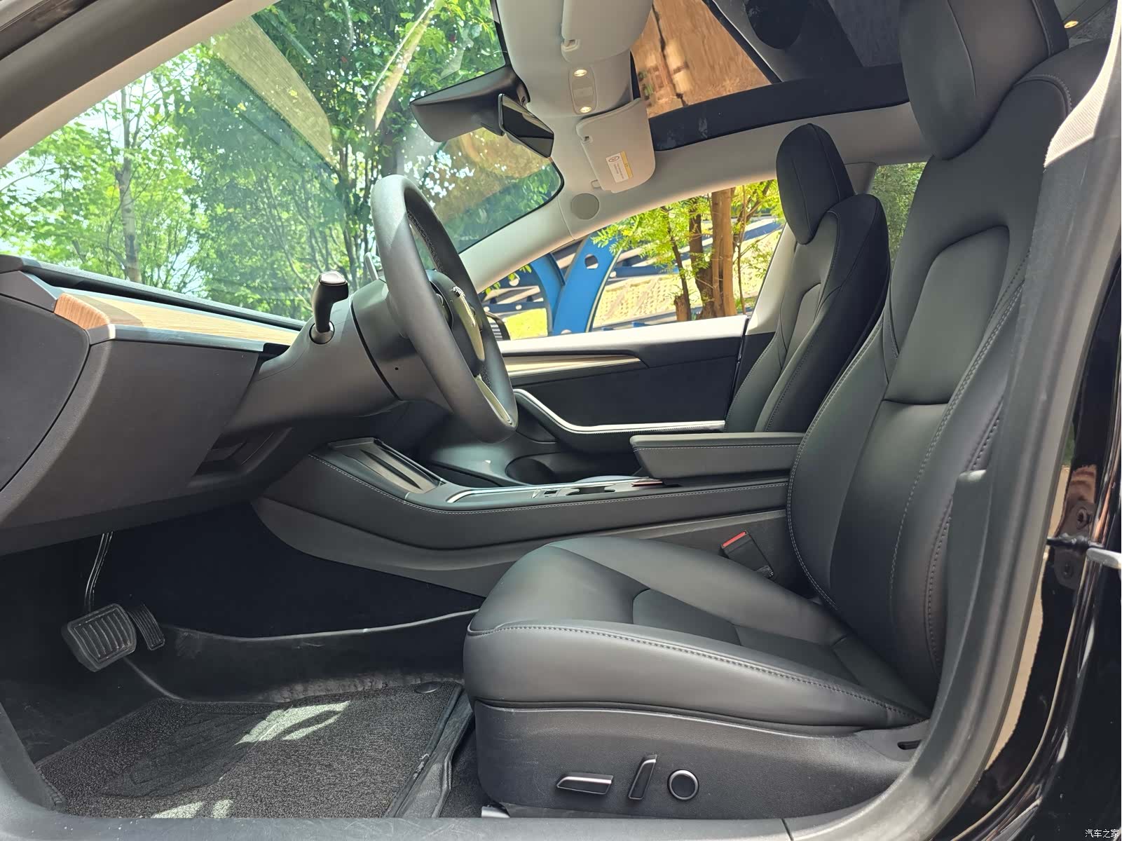 Tesla Model 3, 2023 16