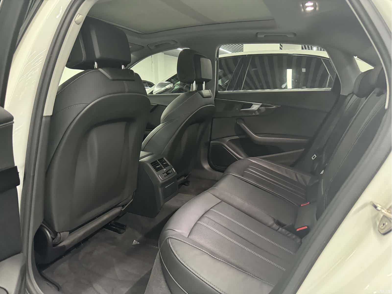 Audi A4L, 2021 9