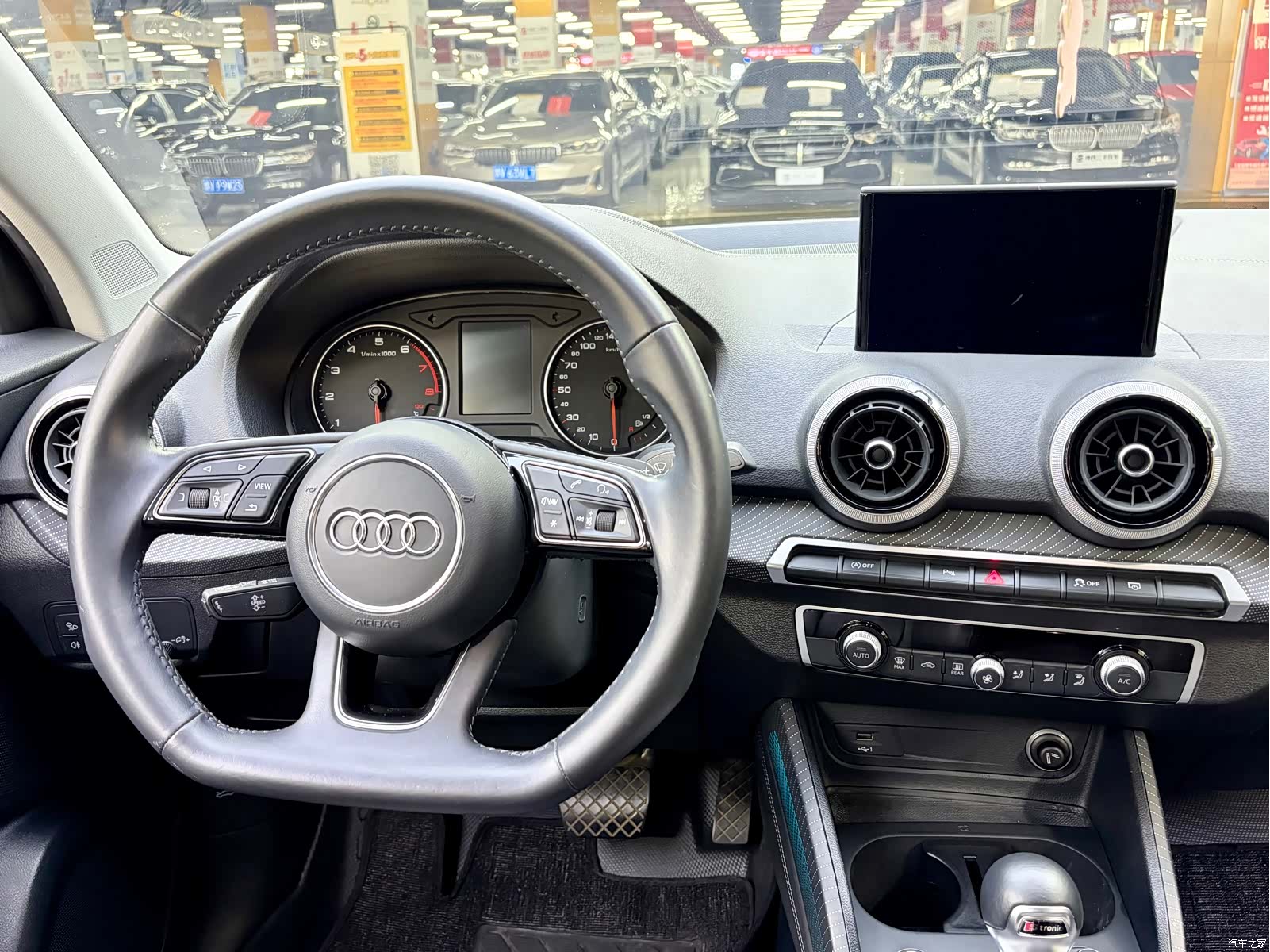 Audi Q2L, 2022 6