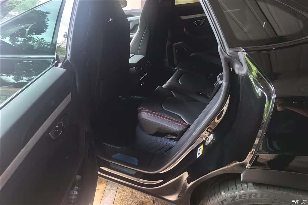 Lamborghini Urus, 2021 11