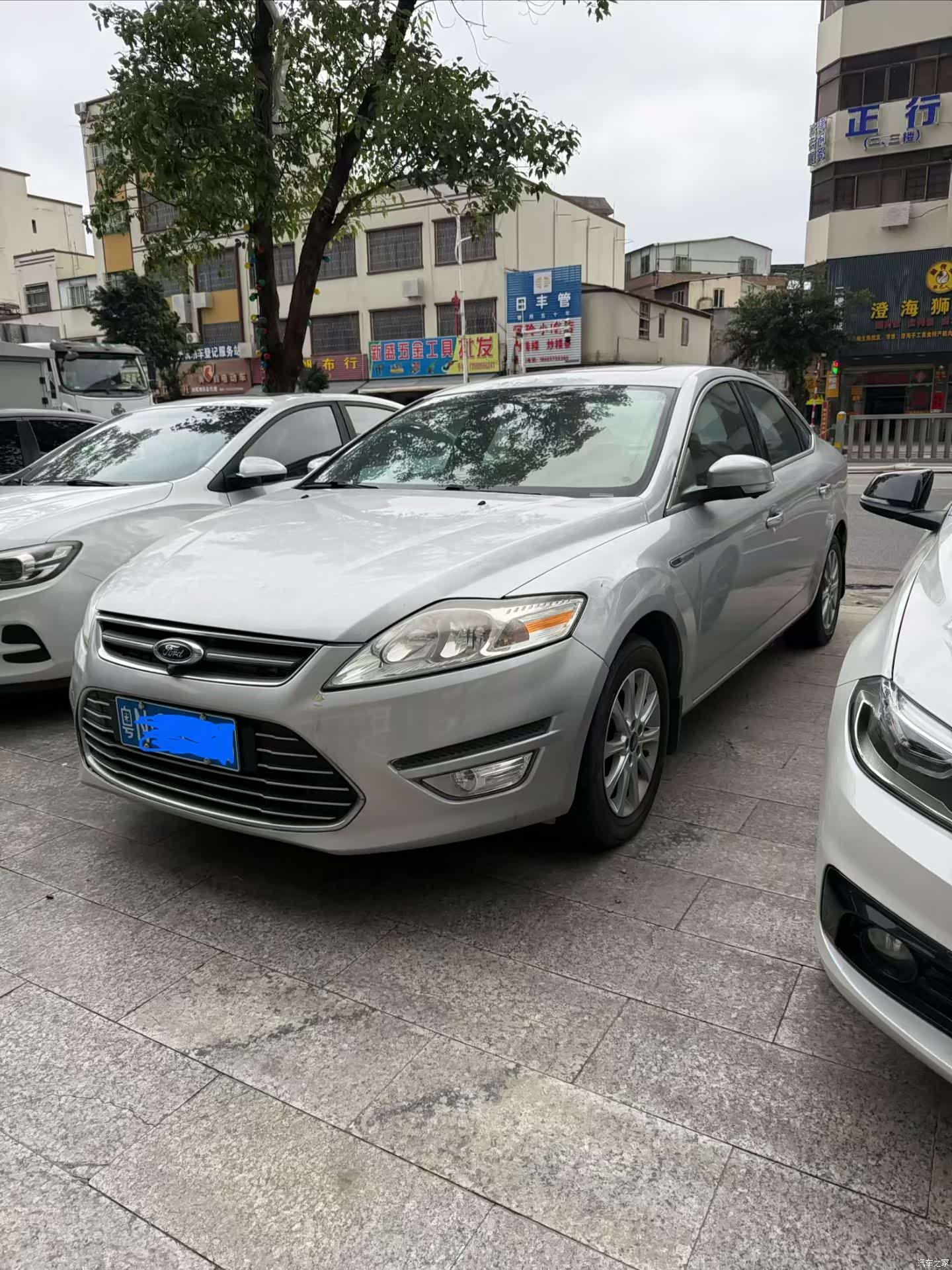 Ford Mondeo, 2011 1