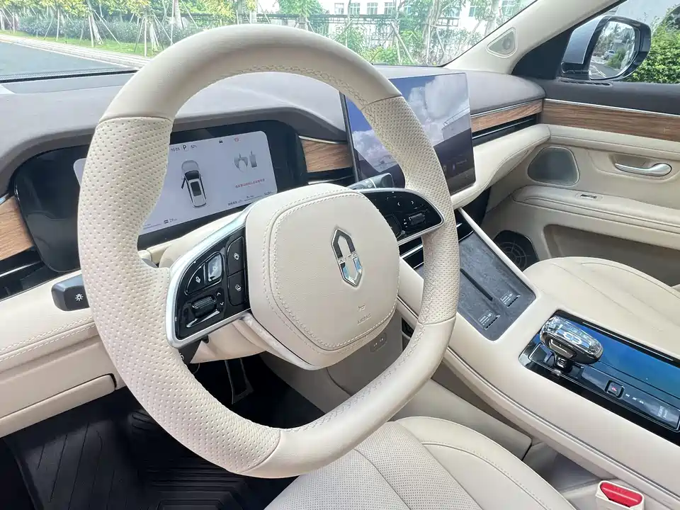 AITO Ask the world M7