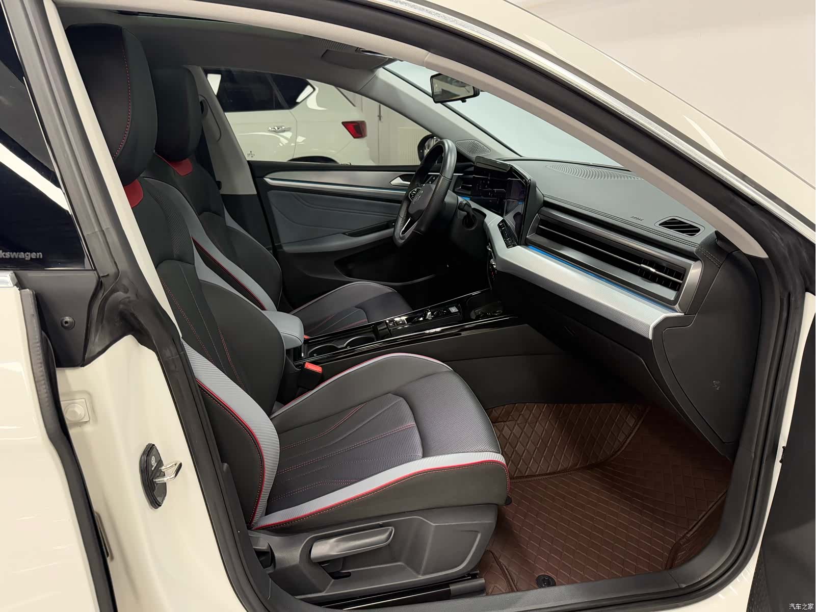 Volkswagen Lamando, 2022 10