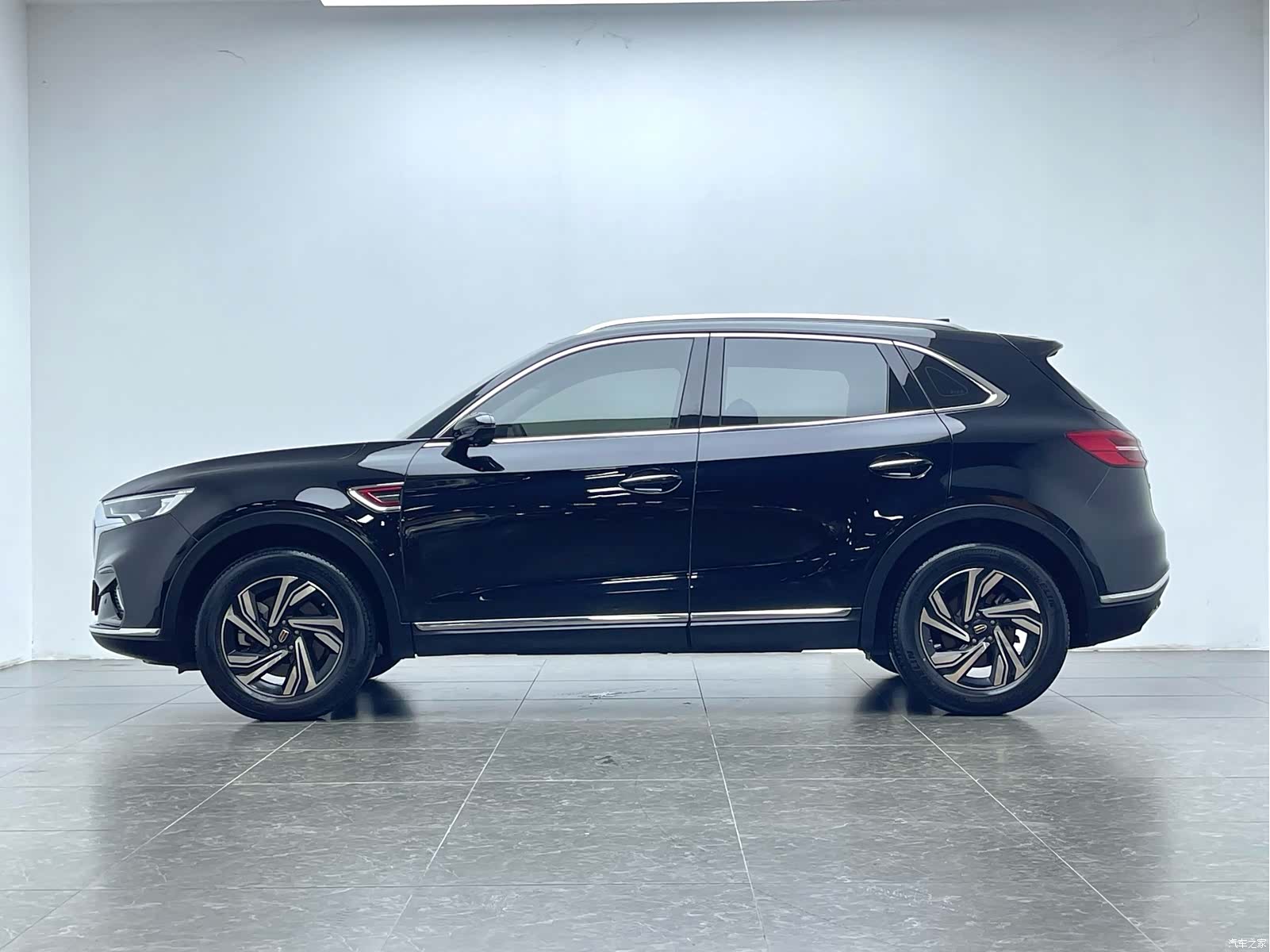 Hongqi HS5, 2021 8