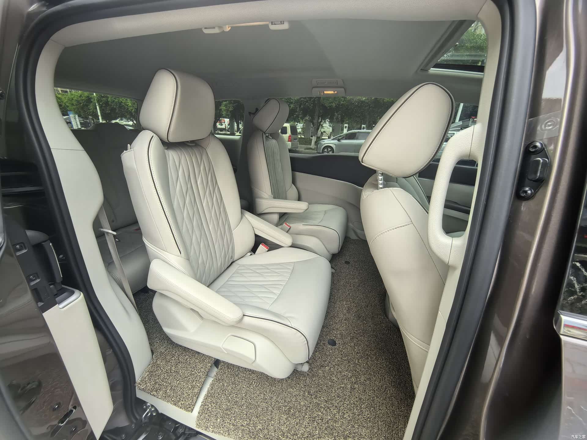 Buick GL8, 2023 13