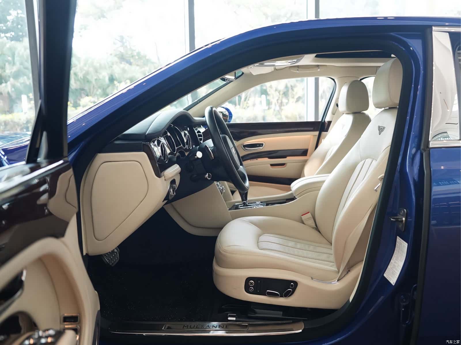 Bentley Mulsanne, 2013 15