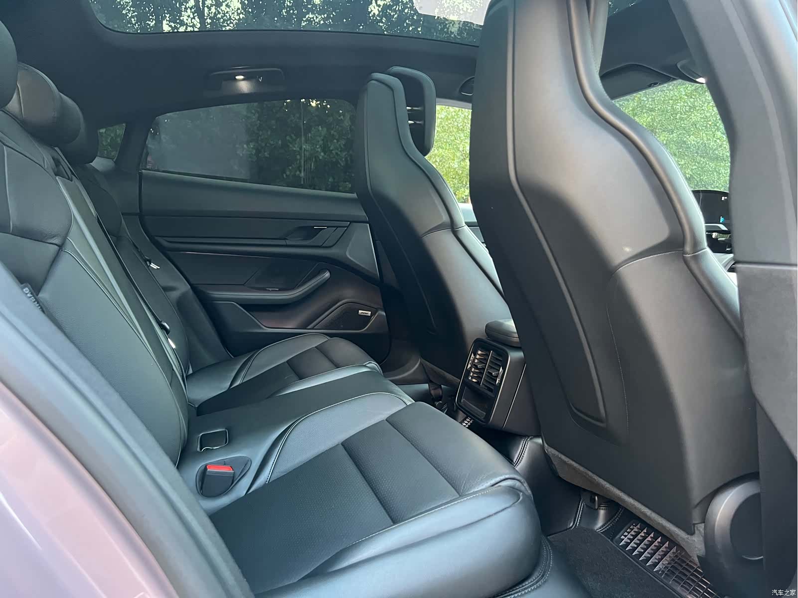 Porsche Taycan, 2021 18
