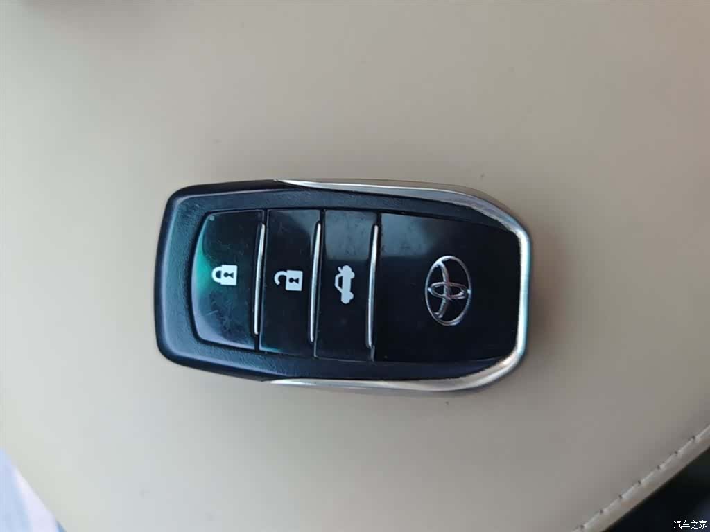 Toyota 2.5V, 2017 9