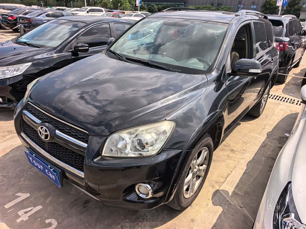Toyota RAV4, 2011 1