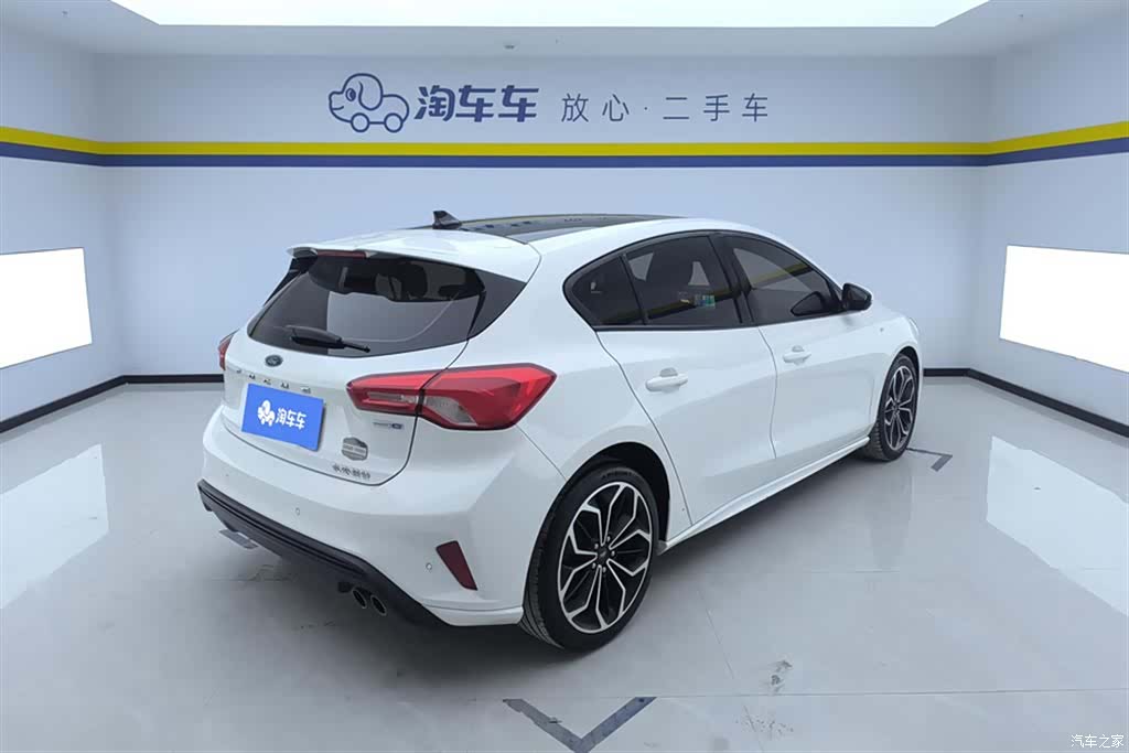 Ford Focus, 2021 3