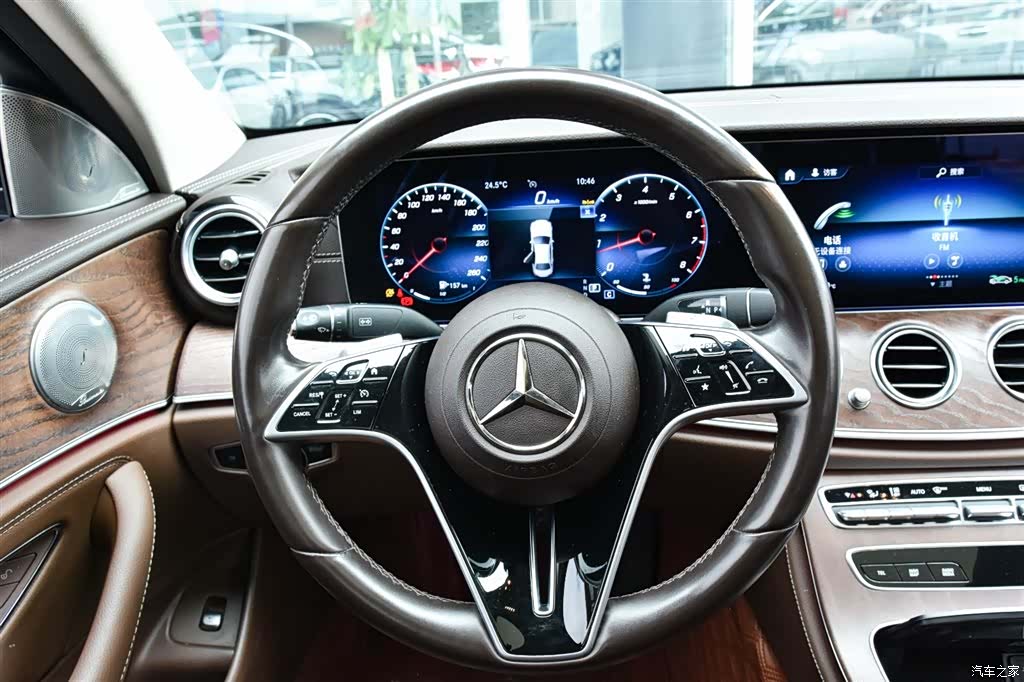 Mercedes-Benz E-Class, 2023 16