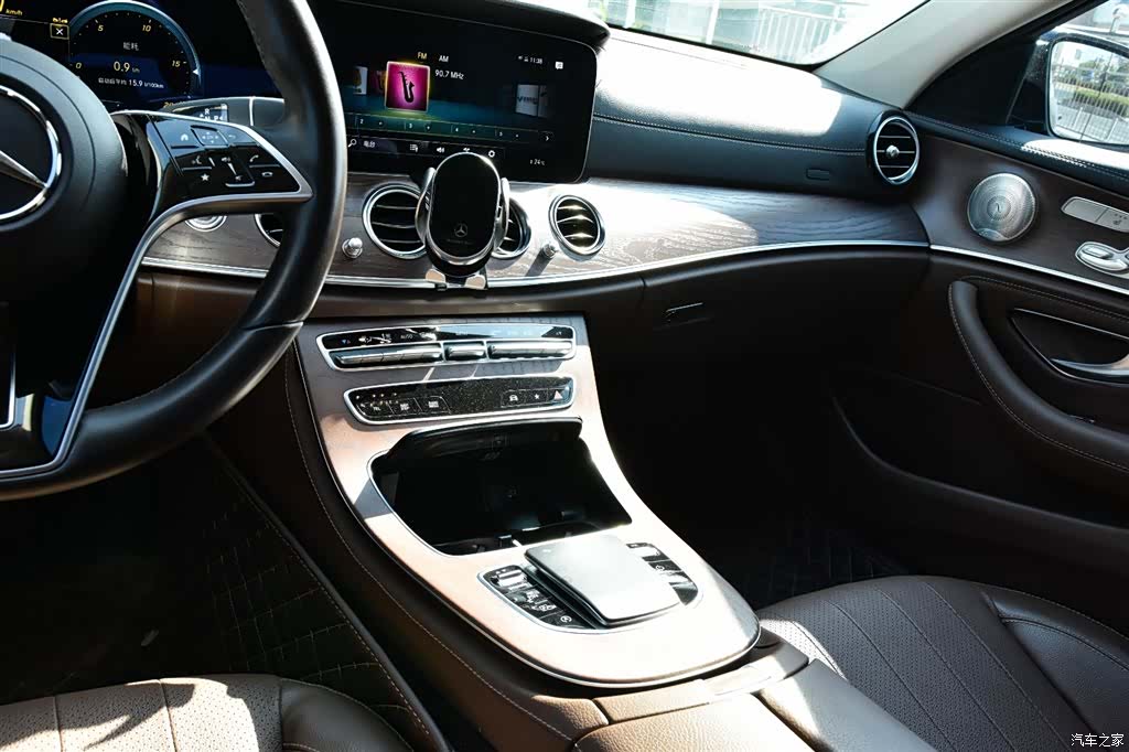 Mercedes-Benz E-Class, 2023 18