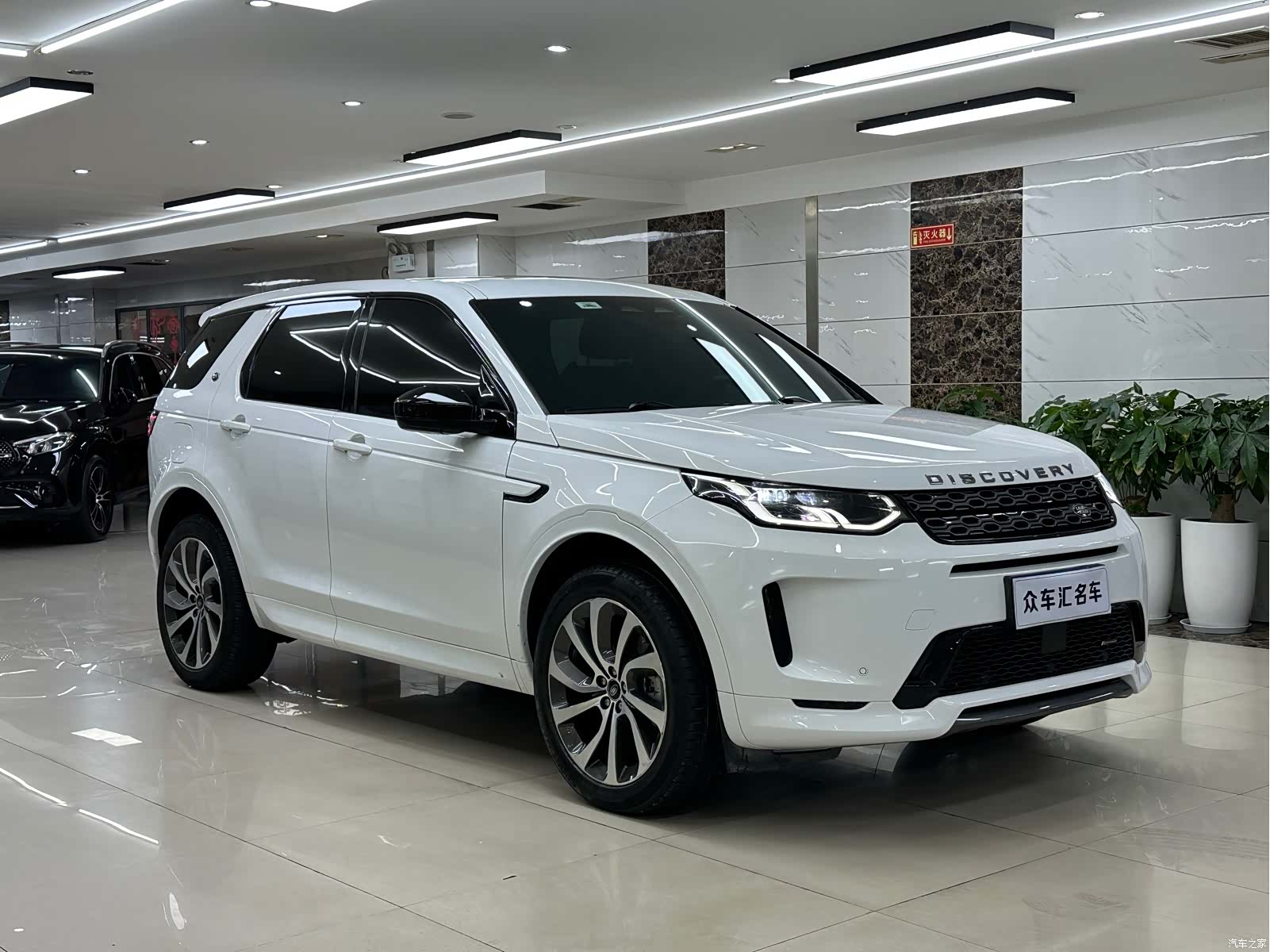 Land Rover Discovery, 2023 3