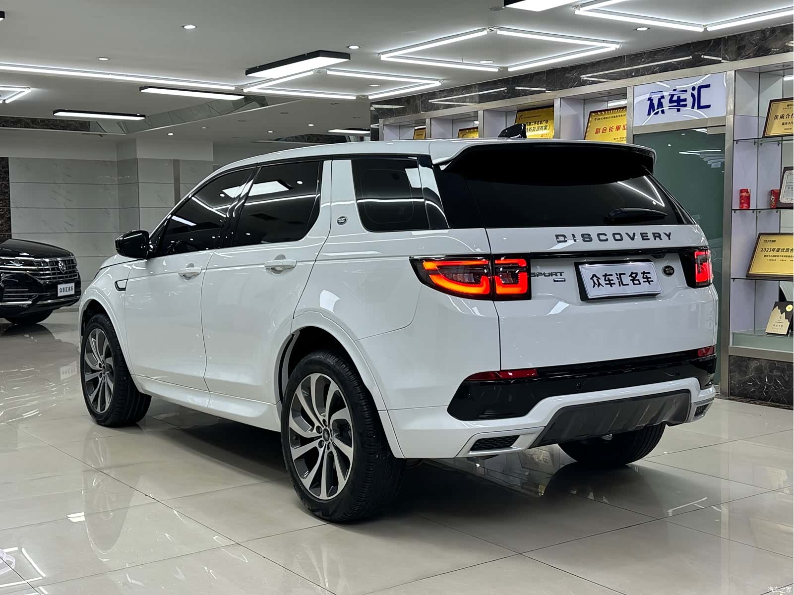 Land Rover Discovery, 2023 16