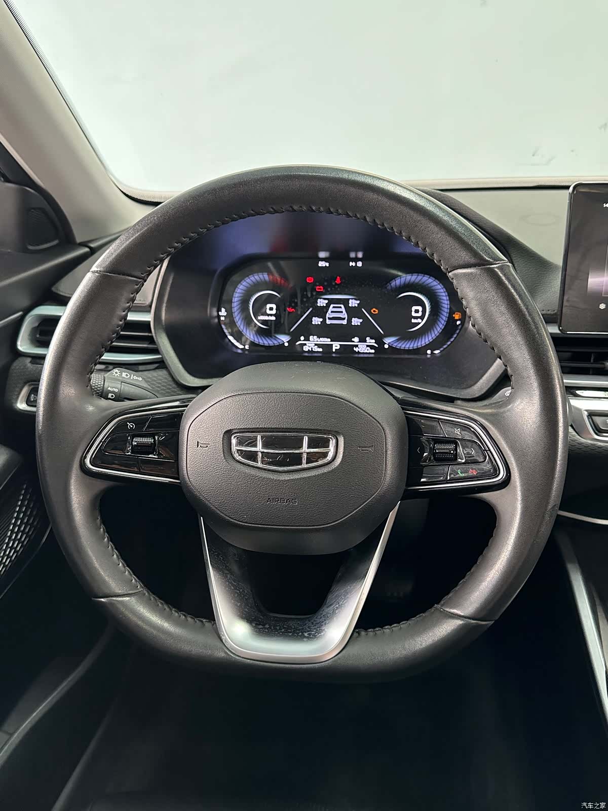 Geely Emgrand, 2022 19