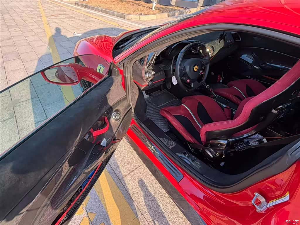 Ferrari 488, 2016 8
