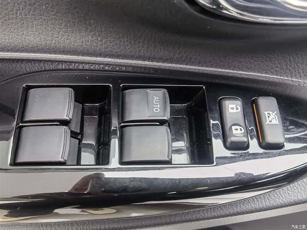 Toyota YARiS L, 2022 9
