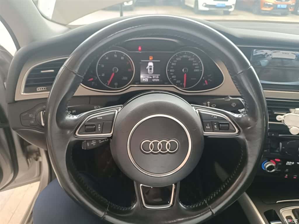 Audi A4L, 2015 11