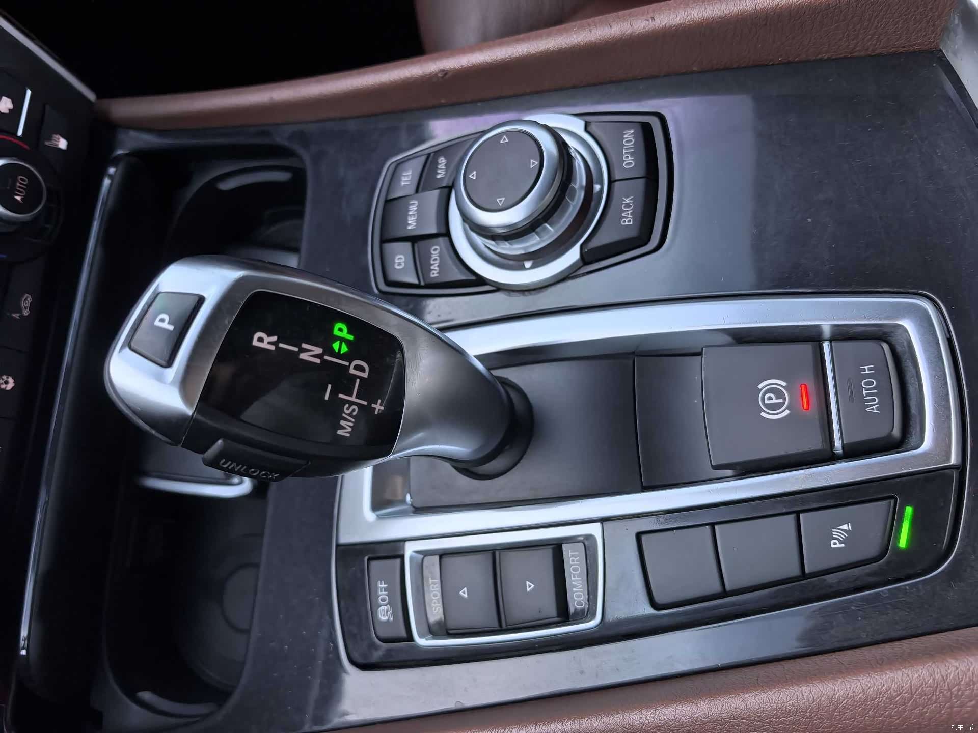 BMW 5 Series, 2011 24