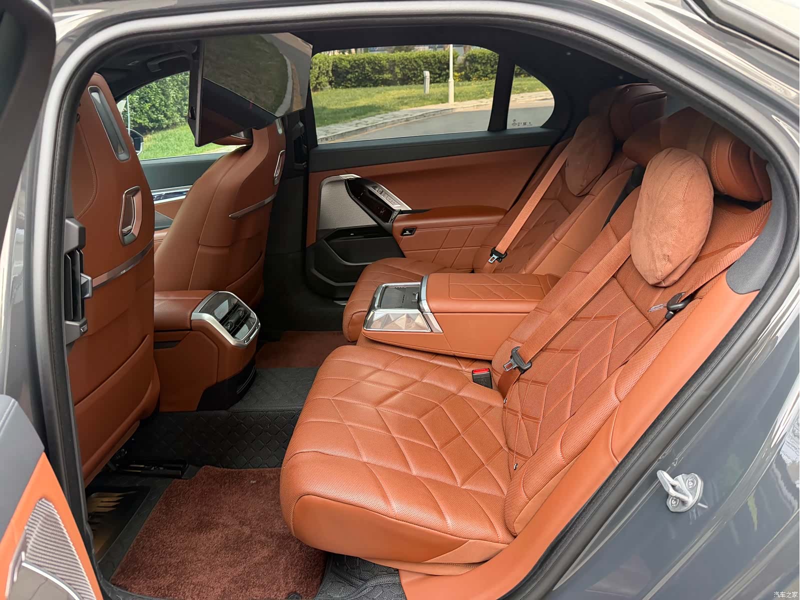 BMW i7, 2023 19