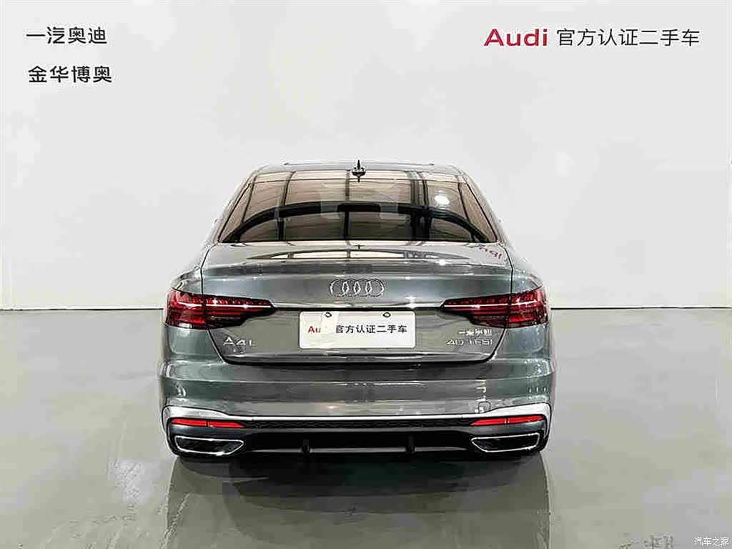 Audi A4L, 2022 все фото