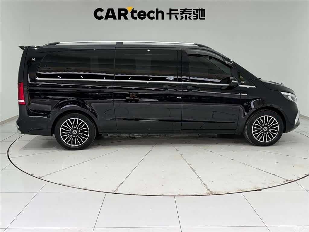 Mercedes-Benz 7, 2020 12