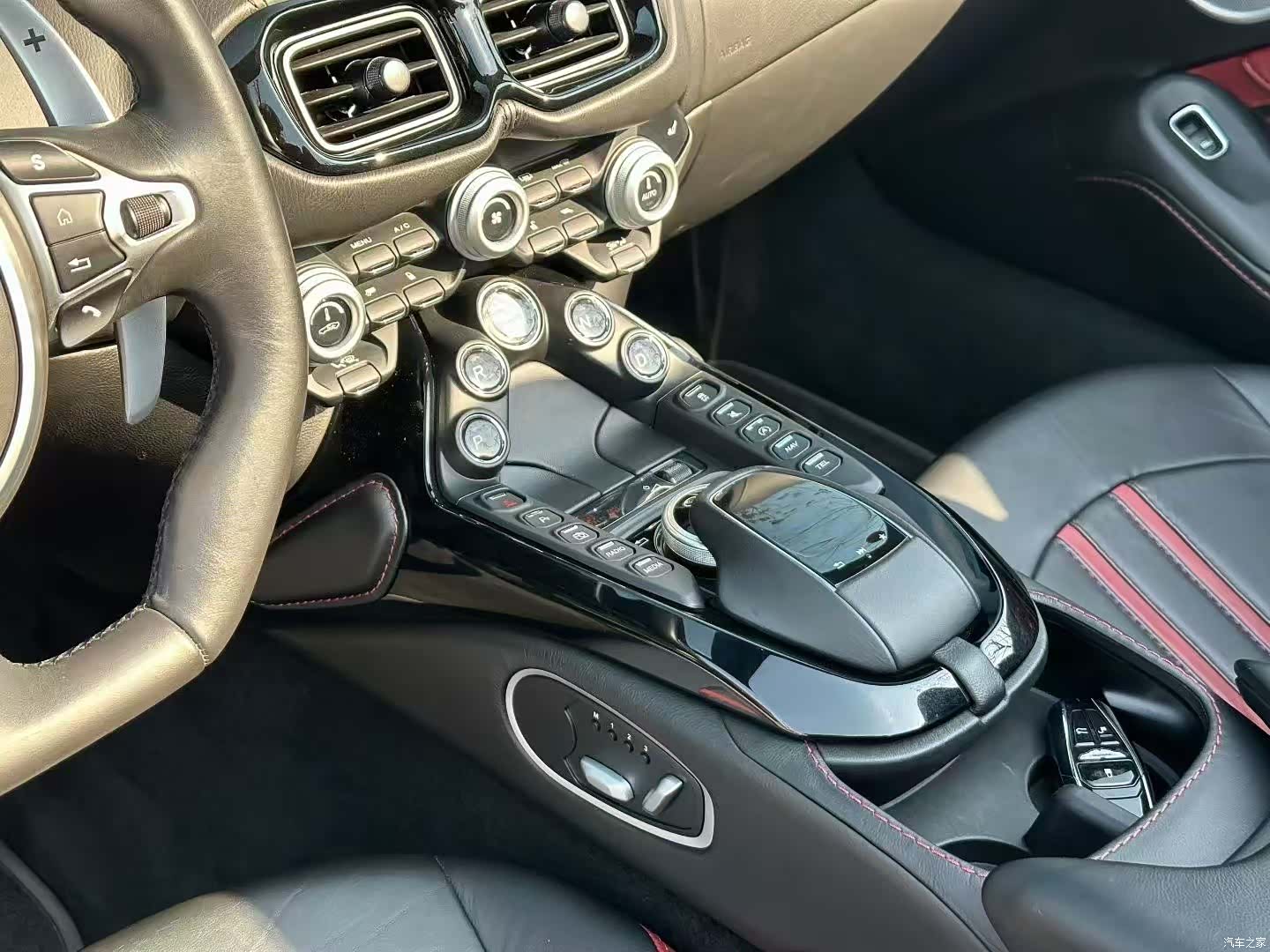 Aston Martin Vantage, 2021 8