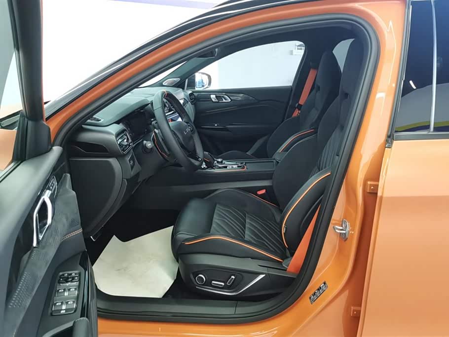 Lynk & Co 02 Hatchback