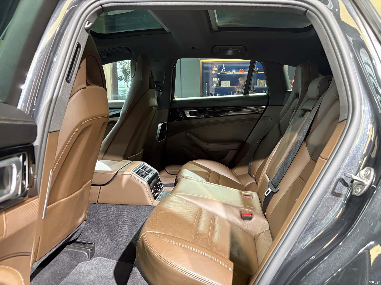 Porsche Panamera, 2018 10