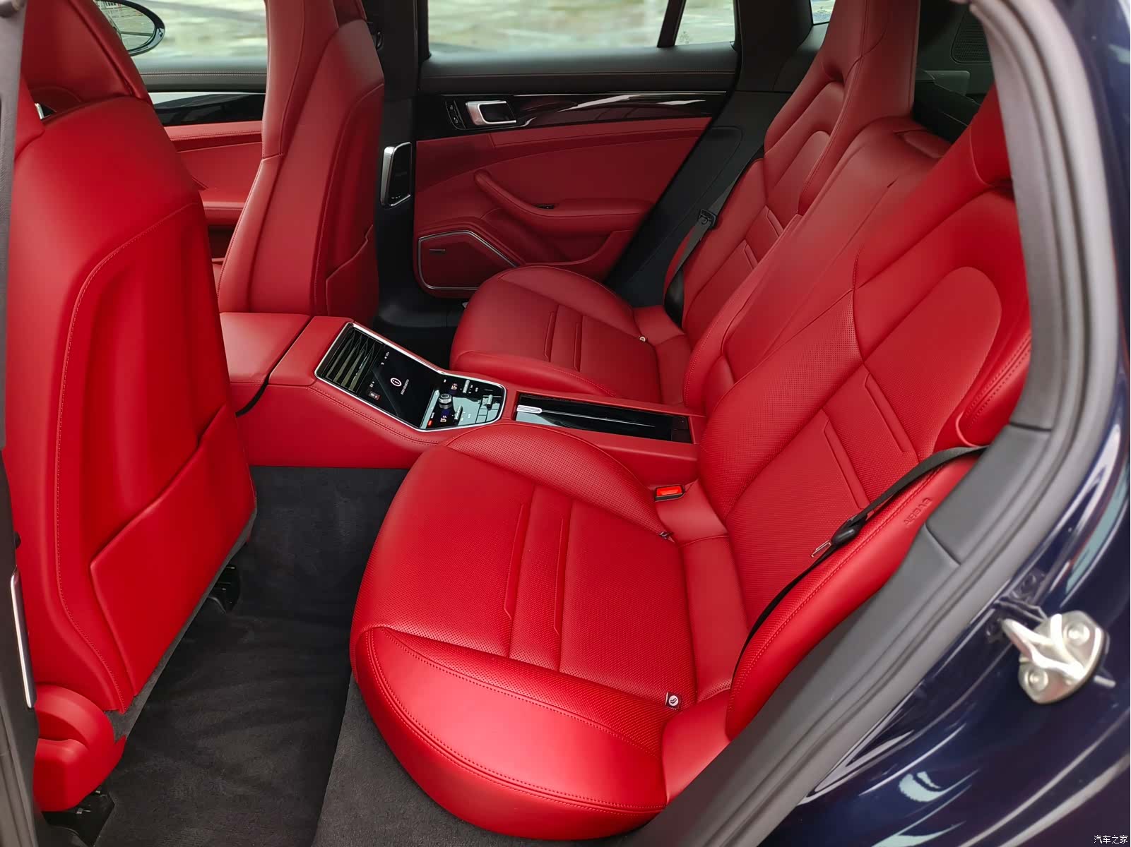 Porsche Panamera, 2022 10