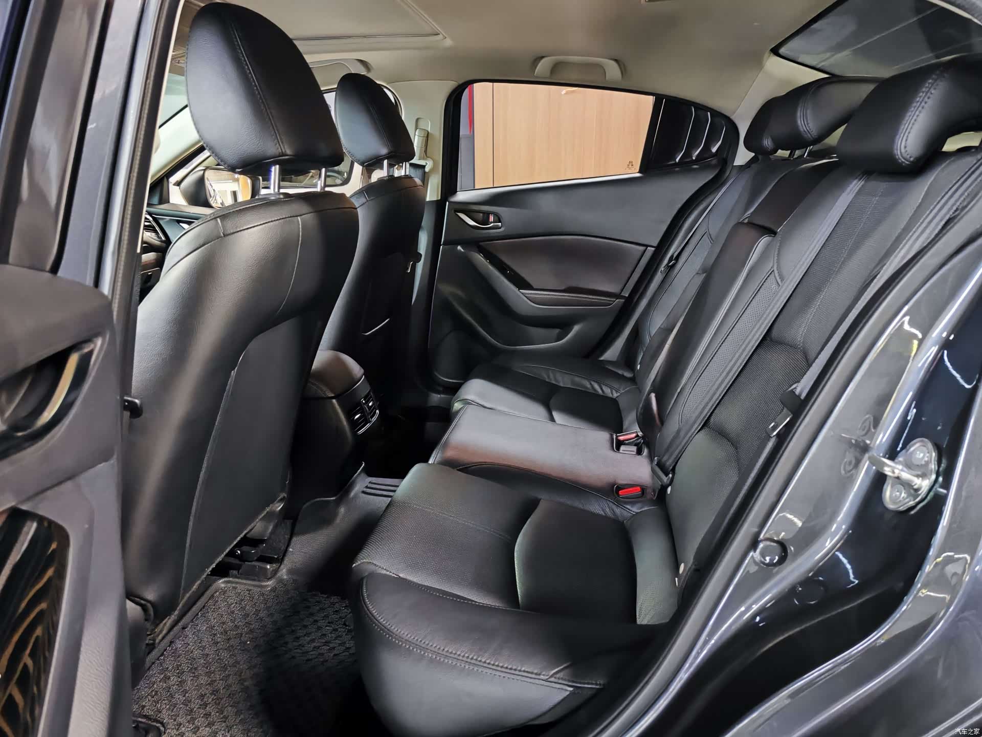 Mazda Mazda3, 2018 9