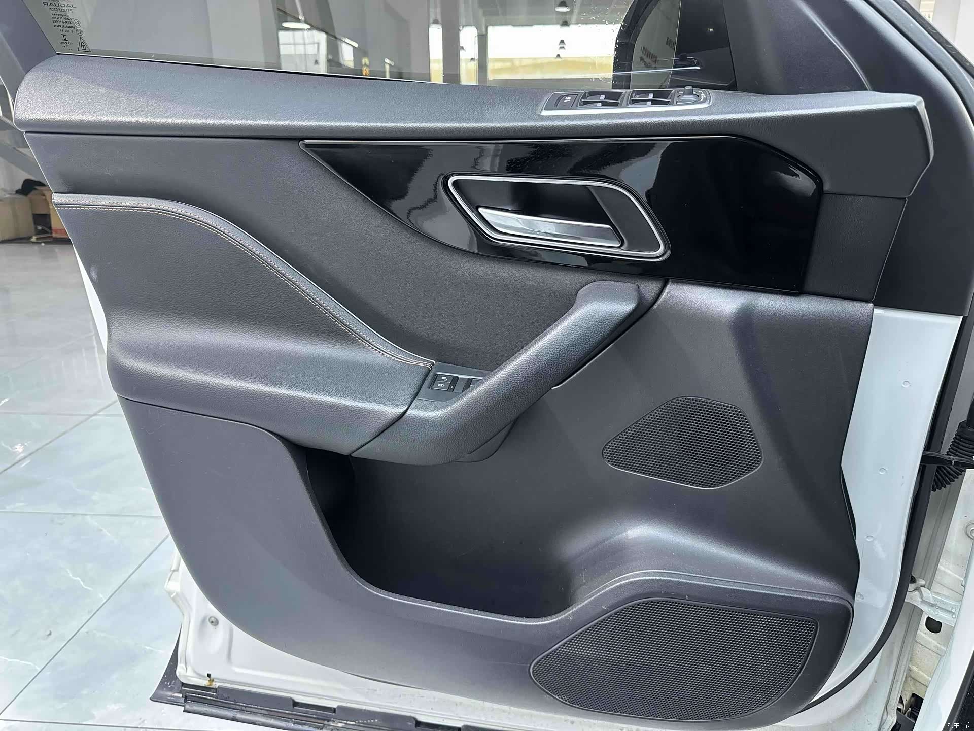 Jaguar F-PACE, 2018 17