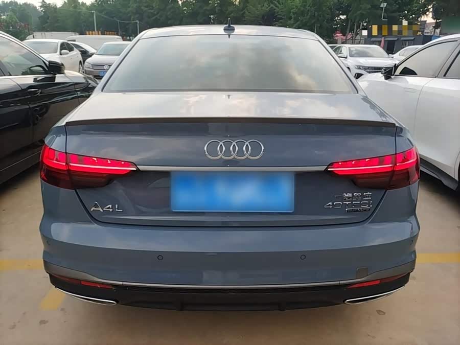 Audi A4L 2023, фото 6